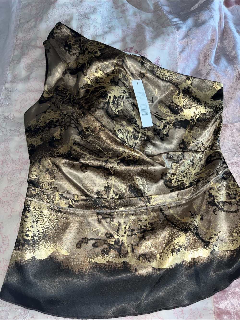 Tahari NWT $250 One-Shoulder Metallic Abstract Satin Top in Gold and Black!!